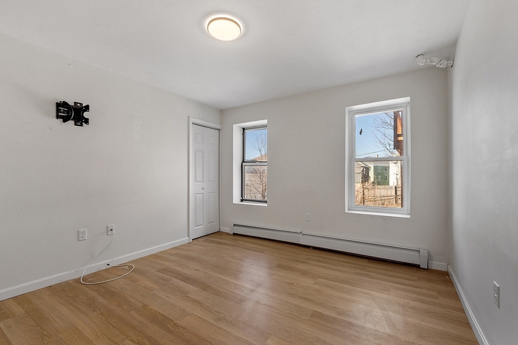 13 Groton Place Worcester, MA 01604 - Photo 7 of 42