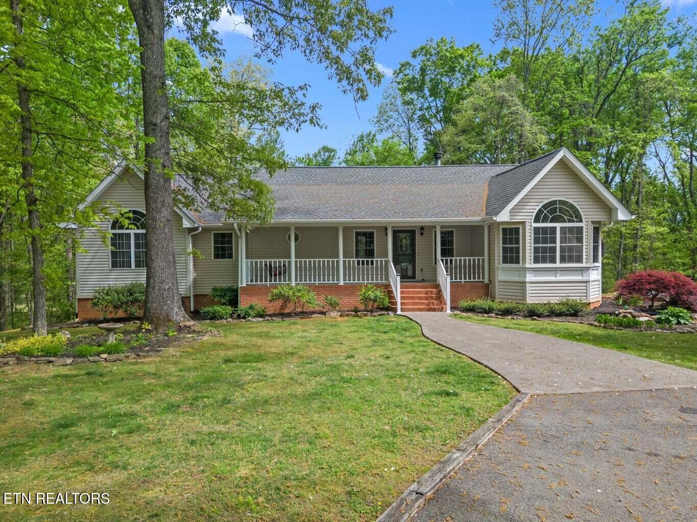 2180 Ranch Road Dandridge, TN 37725 - Photo 1 of 59 2 main house front