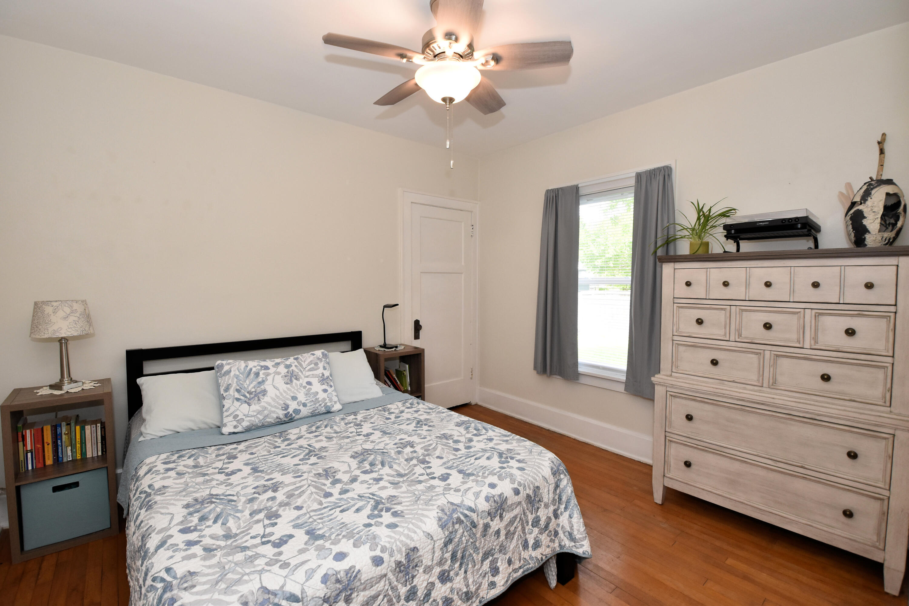 1224 West Lawn Avenue Racine, WI 53405 - Photo 23 of 46 Bedroom