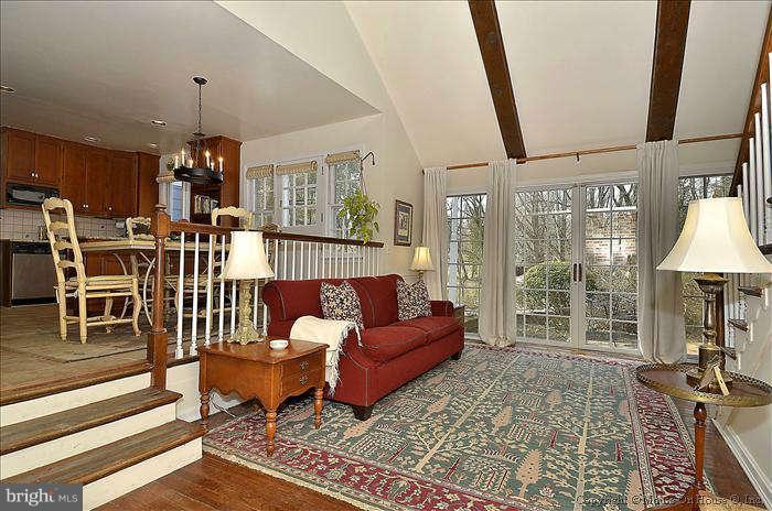 13100 Esworthy Road Potomac, MD 20854 - Photo 15 of 27 Family Room