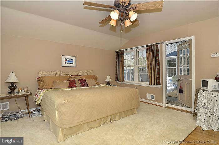 13100 Esworthy Road Potomac, MD 20854 - Photo 19 of 27 Bedroom (Master)