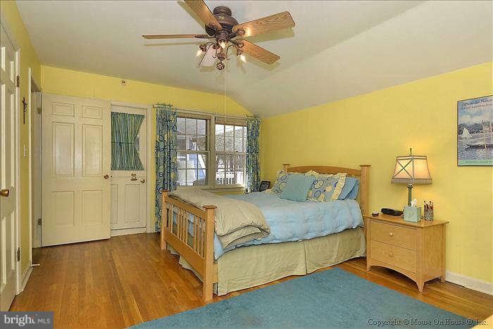 13100 Esworthy Road Potomac, MD 20854 - Photo 20 of 27 Bedroom