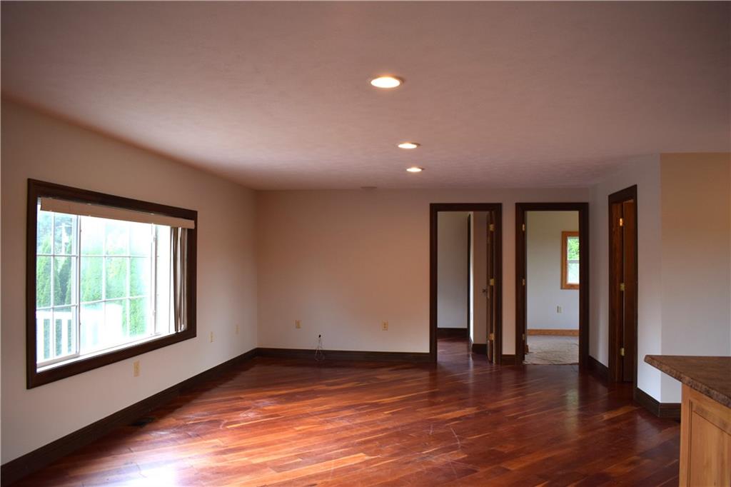 71 Woodland Road Mercer, PA 16137 - Photo 4 of 33 Gallery Image 4