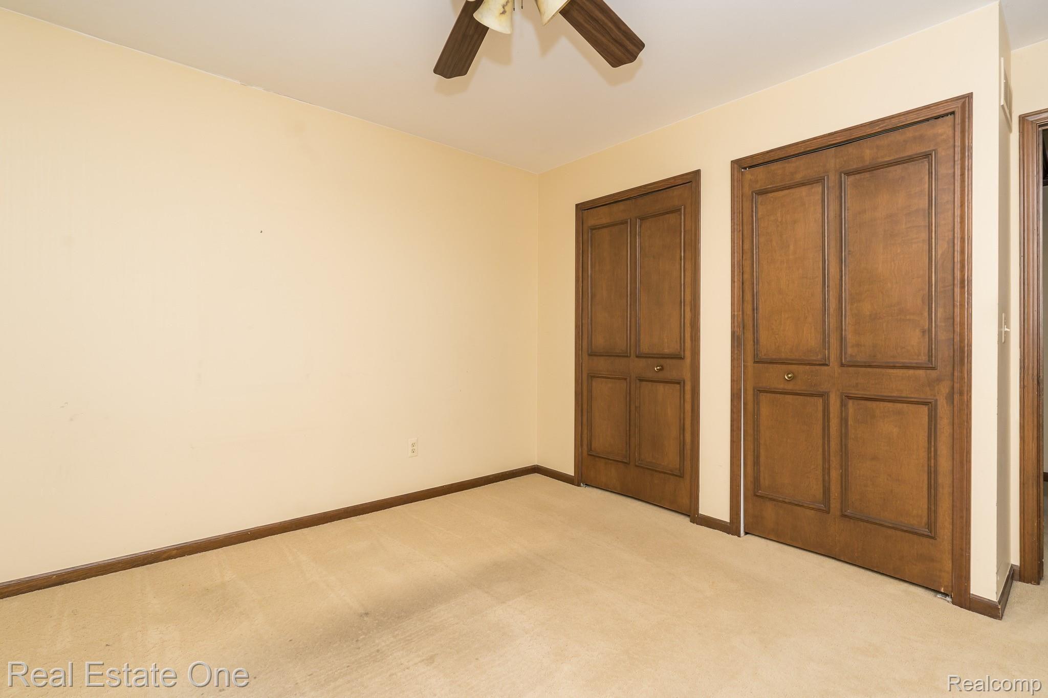 630 Baker Street Rochester, MI 48307 - Photo 21 of 33 Bedroom