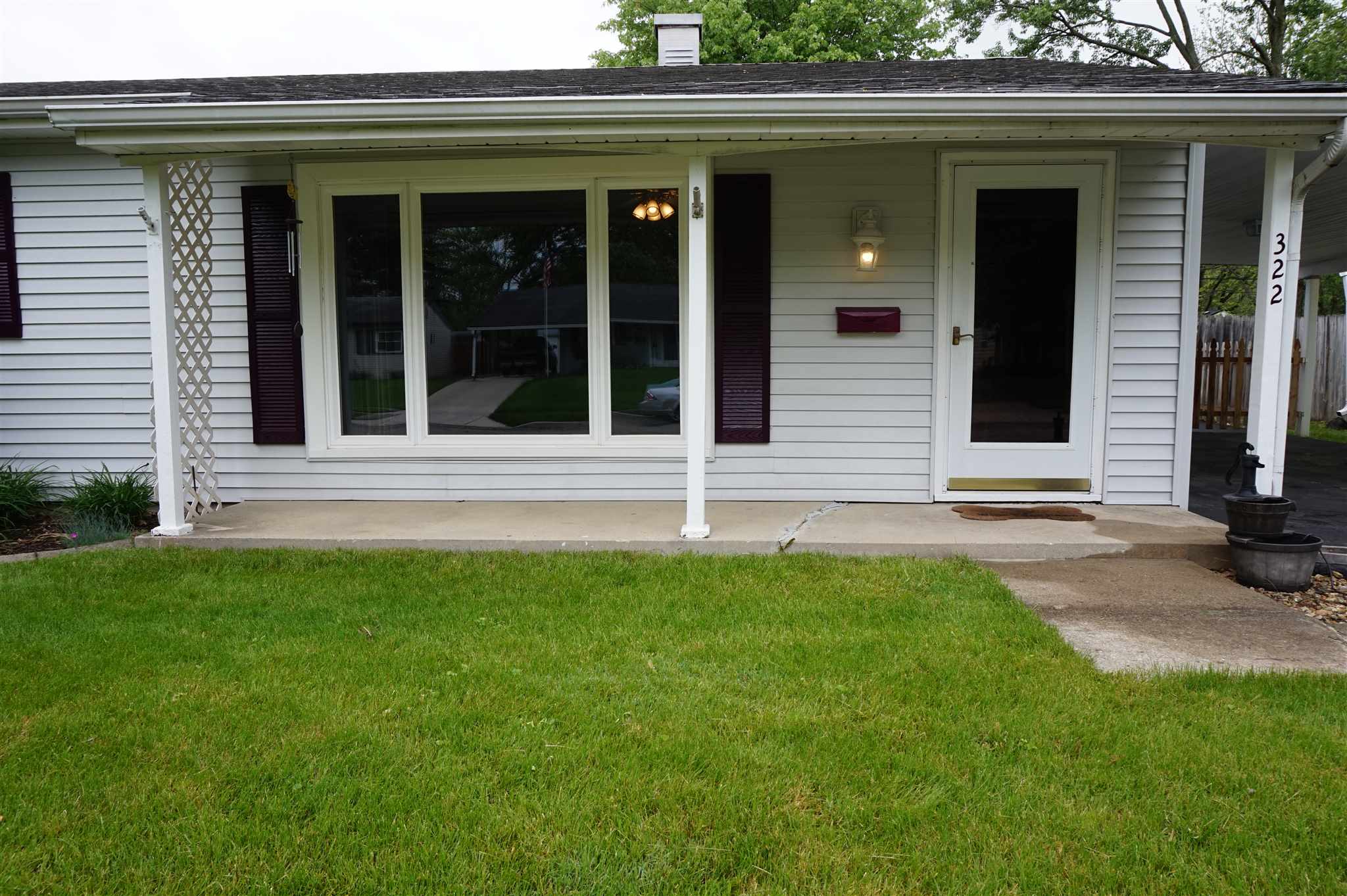 322 South Kenmore Road Indianapolis, IN 46219 - Photo 3 of 29 Gallery Image 3