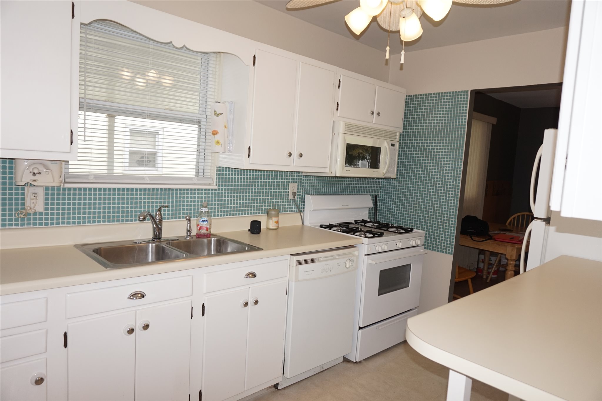 322 South Kenmore Road Indianapolis, IN 46219 - Photo 5 of 29 Gallery Image 5
