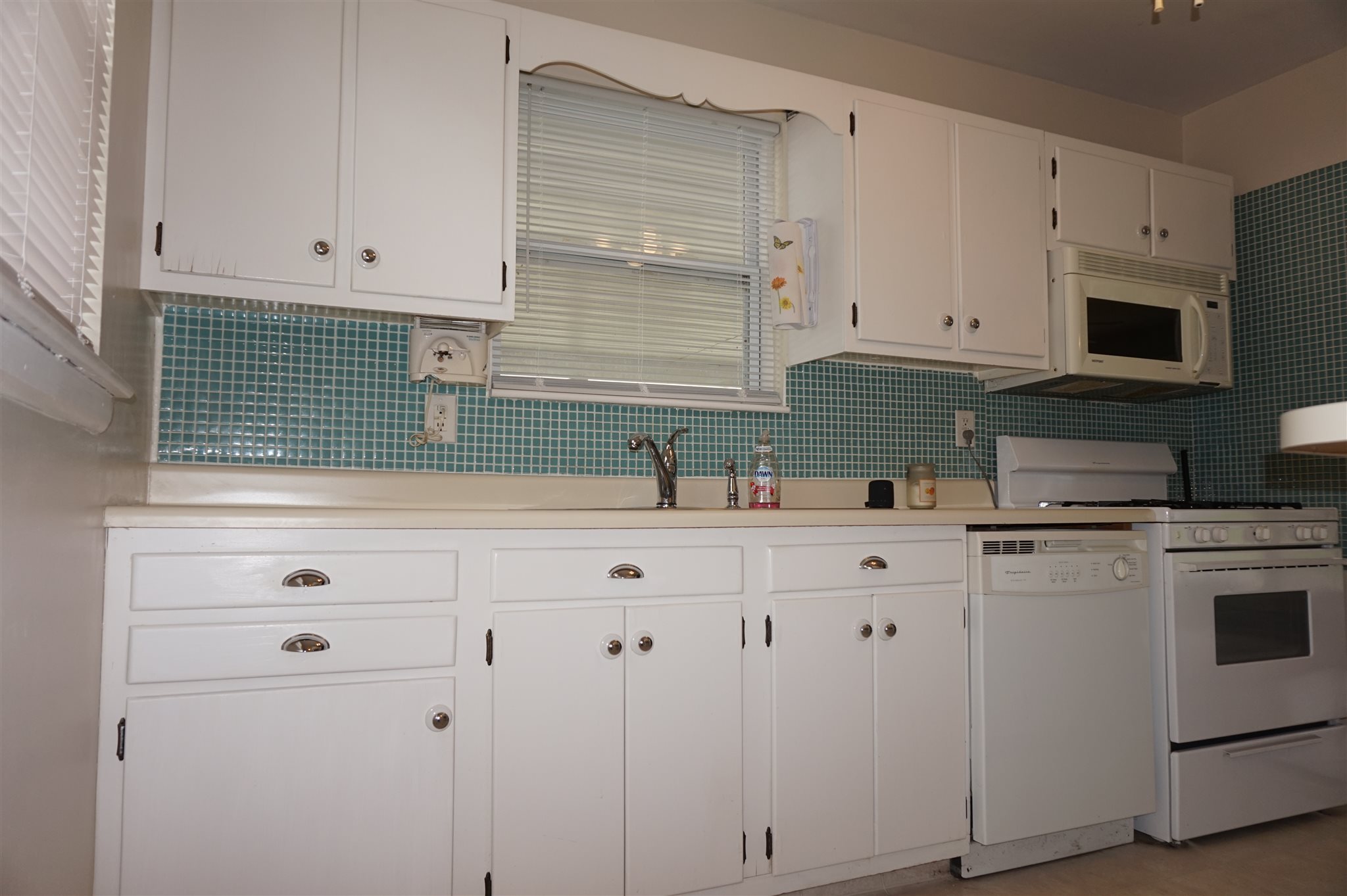 322 South Kenmore Road Indianapolis, IN 46219 - Photo 6 of 29 Gallery Image 6
