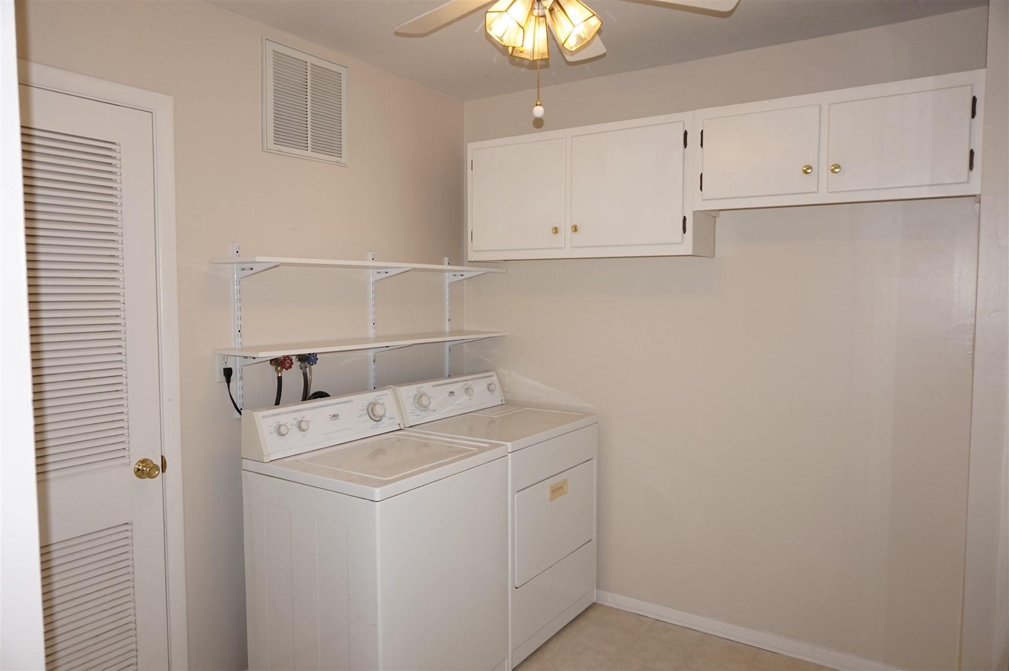322 South Kenmore Road Indianapolis, IN 46219 - Photo 9 of 29 Gallery Image 9