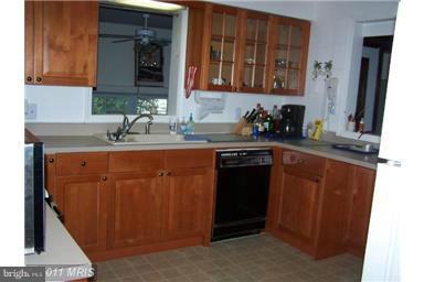 9200 Main Street Manassas, VA 20110 - Photo 3 of 21 Kitchen