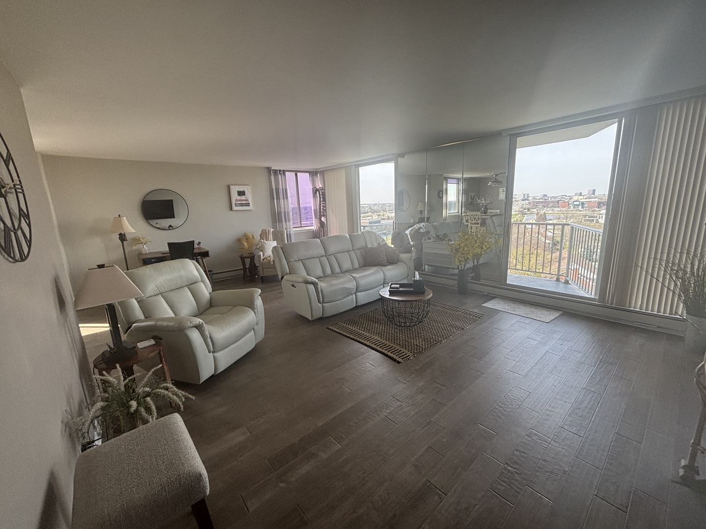 40 North Tower Road, Unit 10M Oak Brook, IL 60523 - Photo 3 of 36