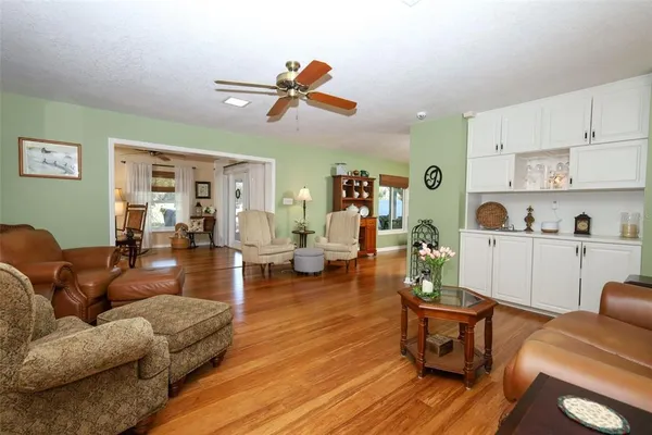 $615,000 | 1607 Pinar Drive, Orlando, FL 32825