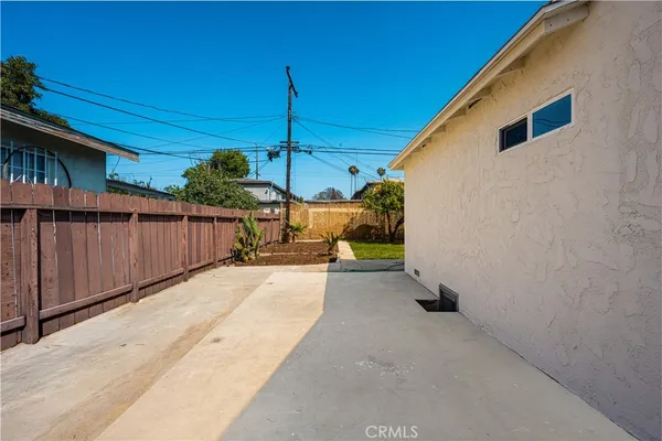 $679,900 | 1106 South Washington Avenue, Compton, CA 90221