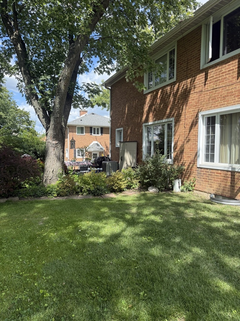 12 Gibson Road Park Forest, IL 60466 - Photo 2 of 19