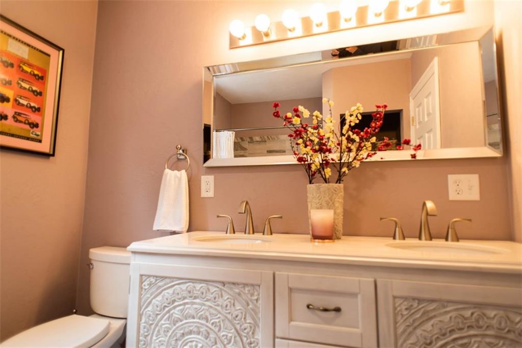 929 East Pike Road Indiana, PA 15701 - Photo 10 of 25 Master Bath