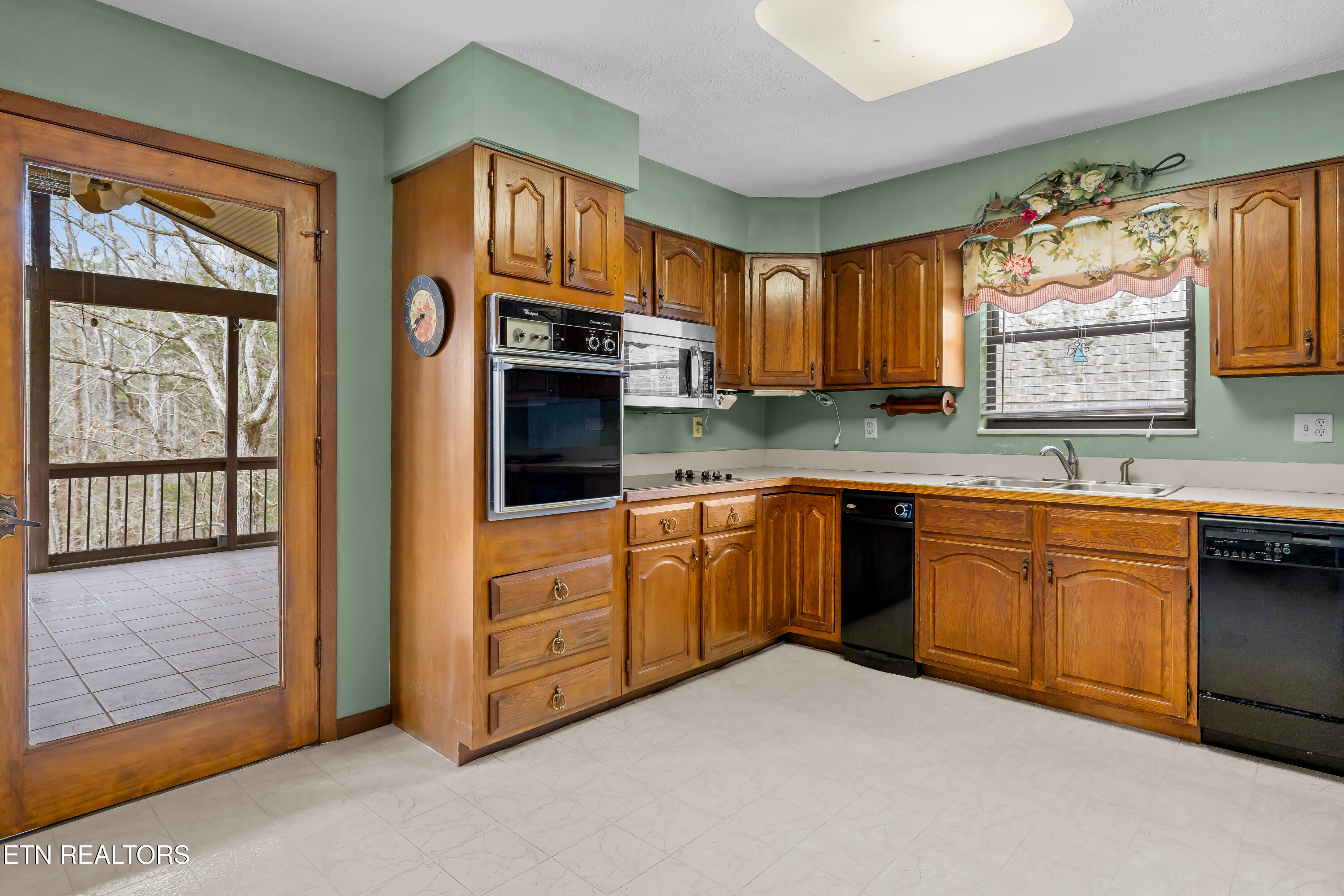 1705 Bales Road Knoxville, TN 37914 - Photo 11 of 32 1705BalesRd-10