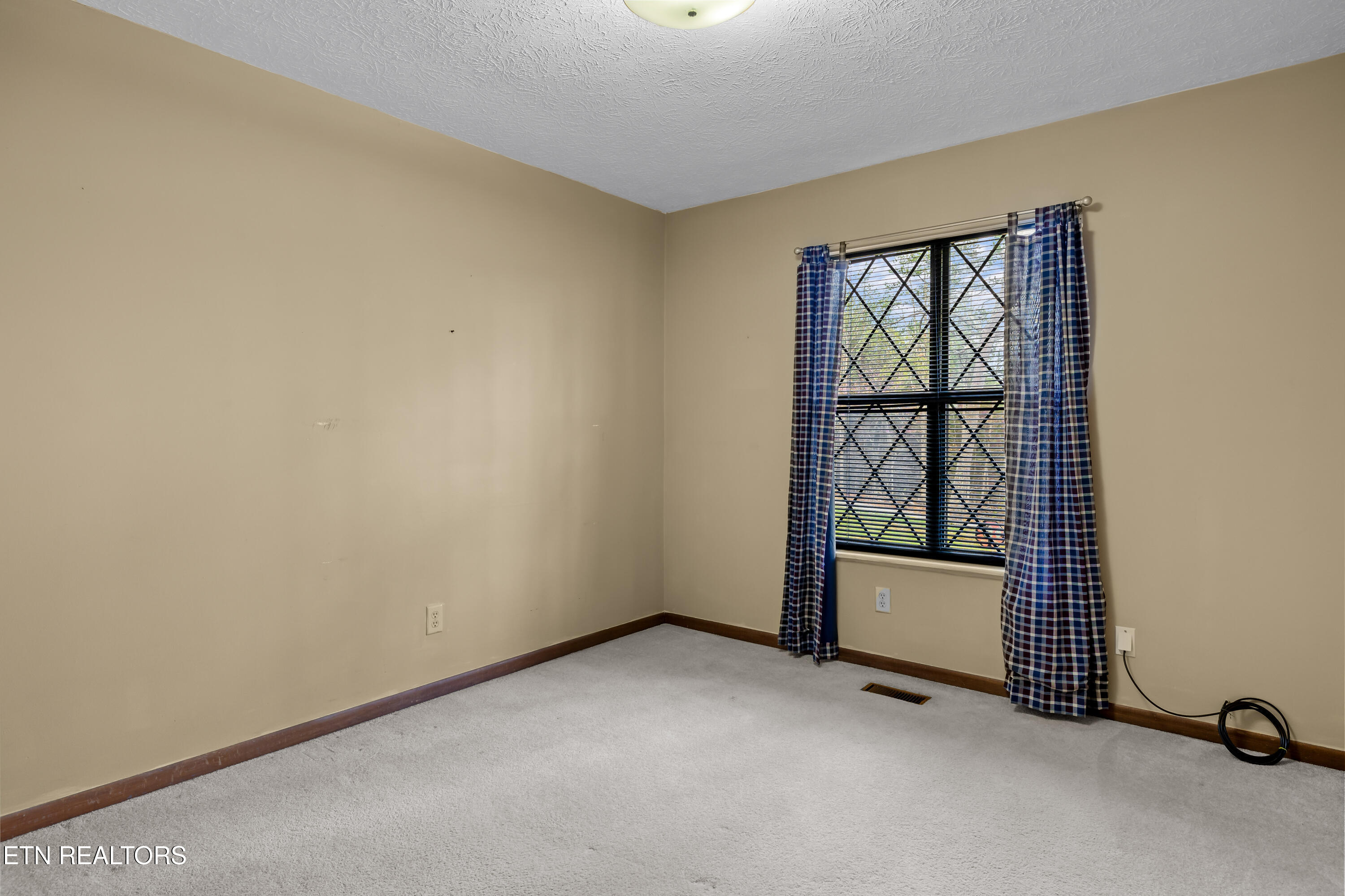 1705 Bales Road Knoxville, TN 37914 - Photo 18 of 32 1705BalesRd-25