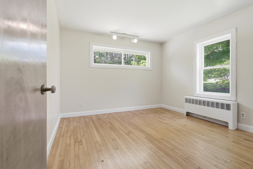 983 Rindge Road Fitchburg, MA 01420 - Photo 11 of 27 Gallery Image 11