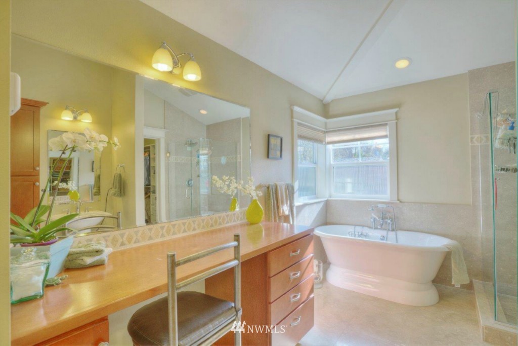 7921 45th Avenue Southwest Seattle, WA 98136 - Photo 12 of 23 Gallery Image 12
