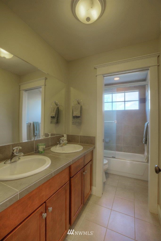 7921 45th Avenue Southwest Seattle, WA 98136 - Photo 17 of 23 Gallery Image 17