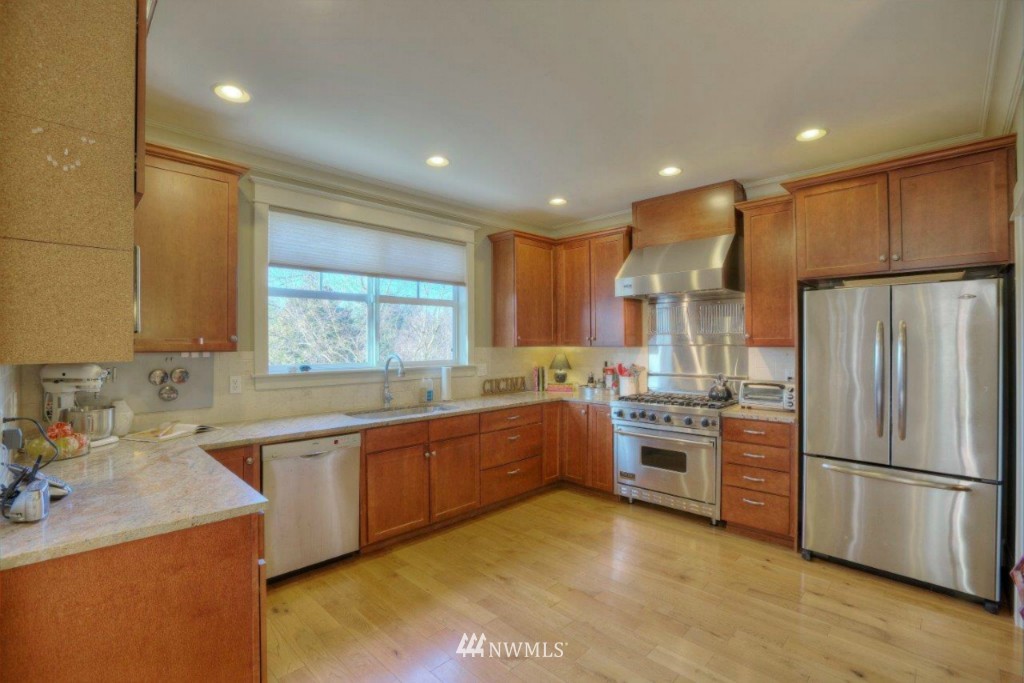 7921 45th Avenue Southwest Seattle, WA 98136 - Photo 6 of 23 Gallery Image 6
