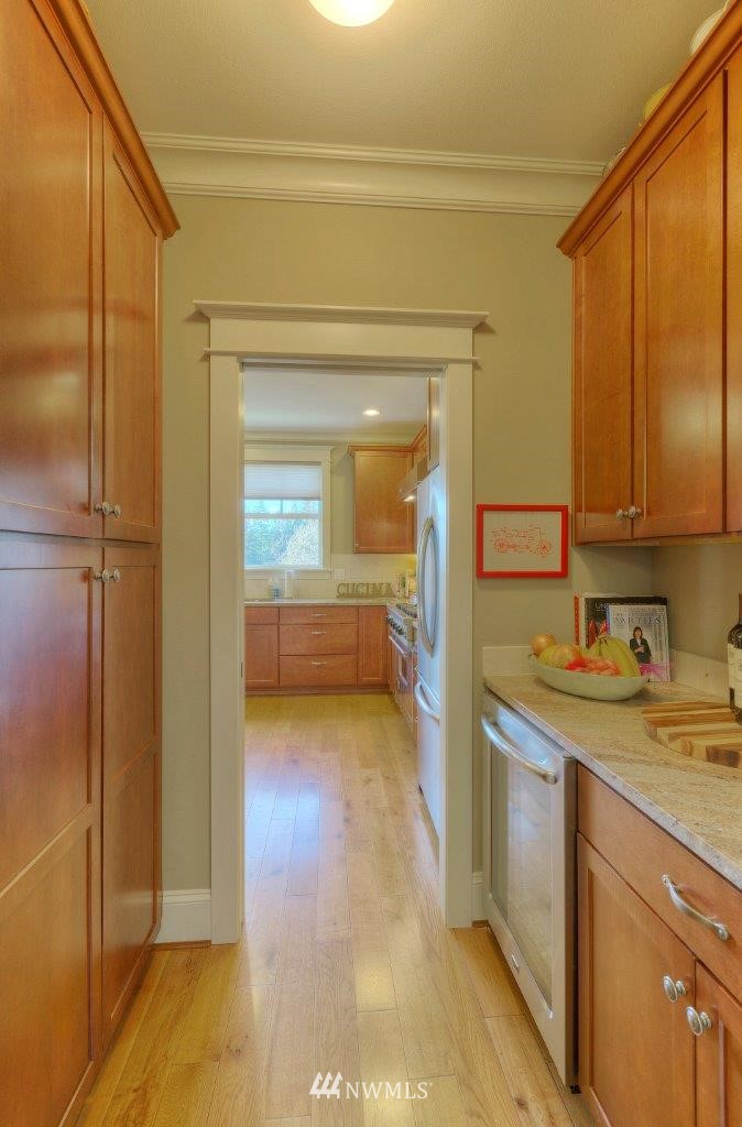 7921 45th Avenue Southwest Seattle, WA 98136 - Photo 9 of 23 Gallery Image 9