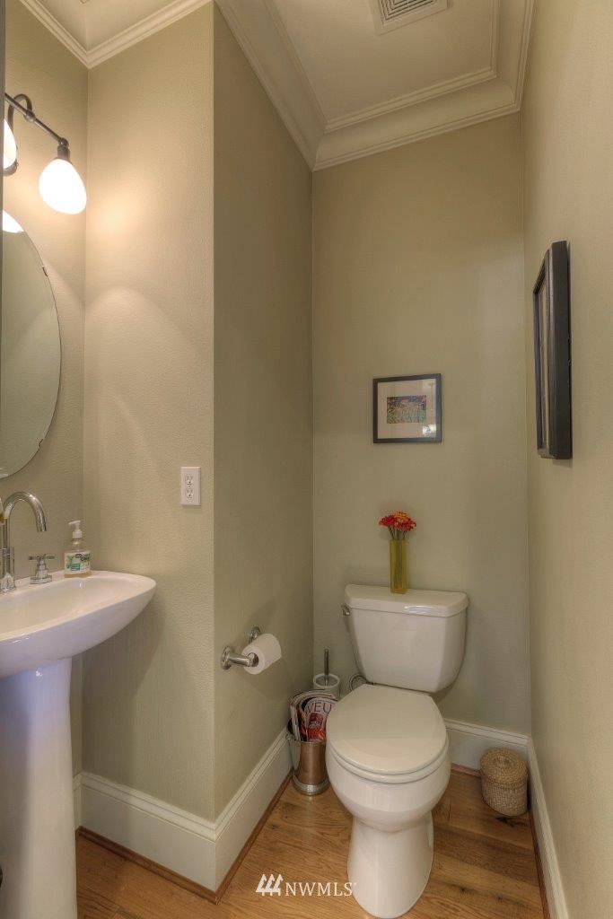 7921 45th Avenue Southwest Seattle, WA 98136 - Photo 10 of 23 Gallery Image 10
