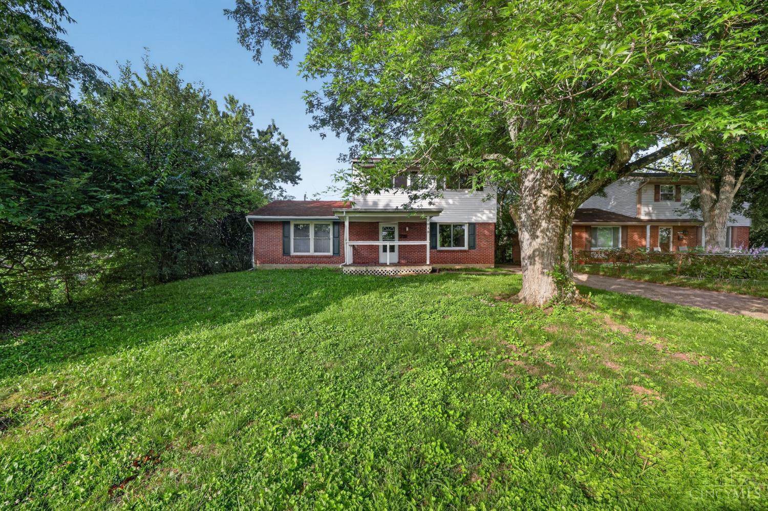 2015 Windmill Way Cincinnati, OH 45240 - Photo 2 of 32
