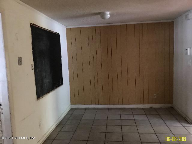 8238 Newton Road Jacksonville, FL 32216 - Photo 12 of 18 6690AA21-3E14-4D09-B994-5CE7C6129522