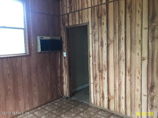 8238 Newton Road Jacksonville, FL 32216 - Photo 6 of 18 8CE5E486-1463-4038-A2E9-D0A107A00AF2