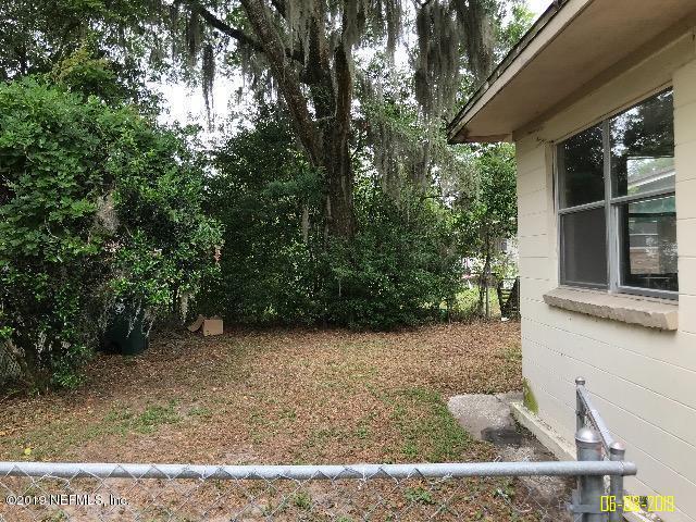 8238 Newton Road Jacksonville, FL 32216 - Photo 7 of 18 11FC074A-54A6-4A6B-B6B8-A85EFAEE0161