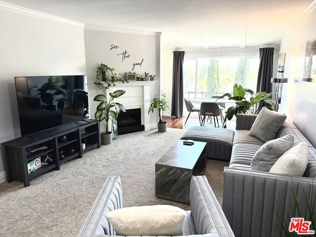 $2,395 | 12830 Burbank Boulevard, Unit 316, Valley Village, CA 91607