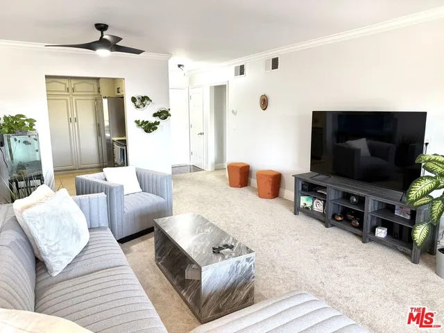 $2,395 | 12830 Burbank Boulevard, Unit 316, Valley Village, CA 91607
