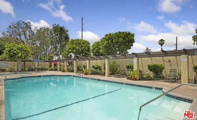 $2,395 | 12830 Burbank Boulevard, Unit 316, Valley Village, CA 91607