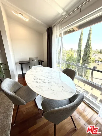 $2,395 | 12830 Burbank Boulevard, Unit 316, Valley Village, CA 91607