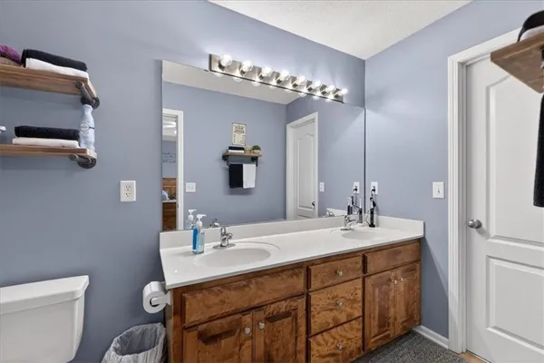 $379,000 | 7805 Northeast 109th Circle, Kansas City, MO 64157