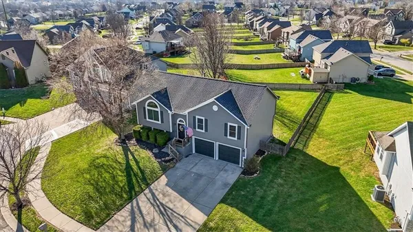 $379,000 | 7805 Northeast 109th Circle, Kansas City, MO 64157