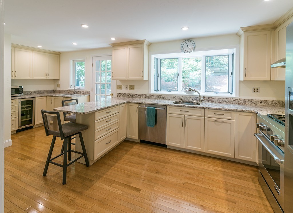 72 Algonquin Road, Unit 72 Newton, MA 02467 - Photo 4 of 24