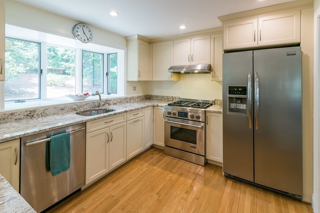 72 Algonquin Road, Unit 72 Newton, MA 02467 - Photo 5 of 24