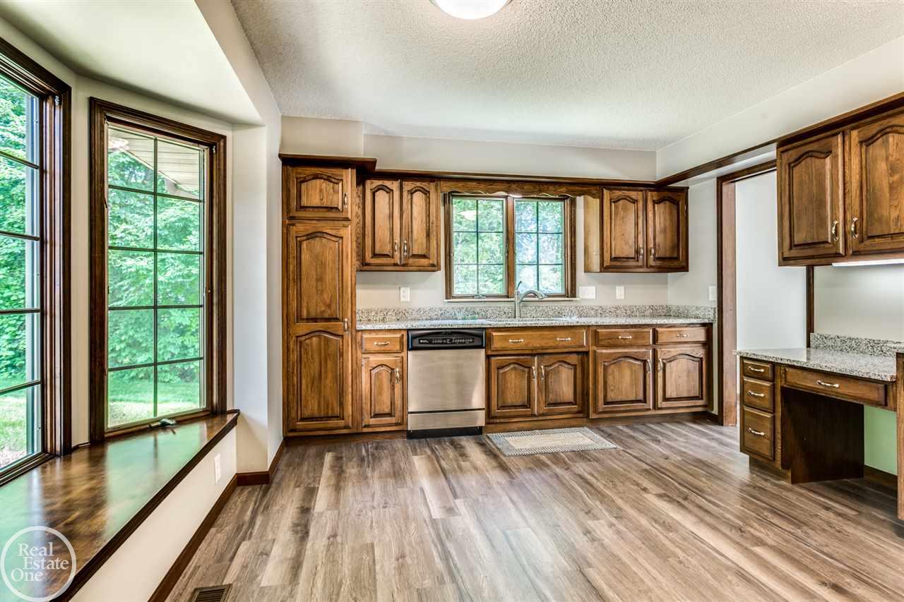4375 North River Road Fort Gratiot, MI 48059 - Photo 7 of 42 31389163-6.JPG