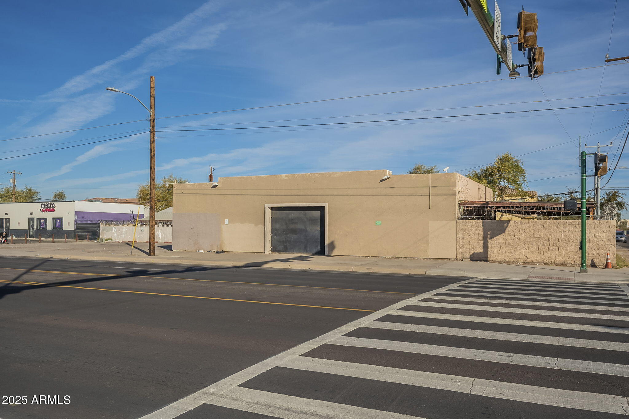 1610 West Buckeye Road Phoenix, AZ 85007 - Photo 5 of 16 5-web-or-mls-Buckeye-5