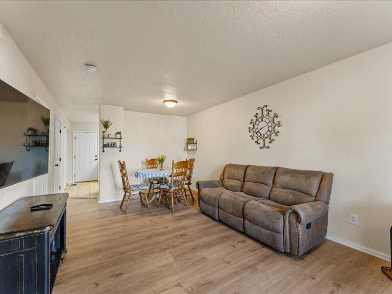 450 Midway Road, Unit 34 Medford, OR 97501 - Photo 4 of 17 07-INT (1 of 11)