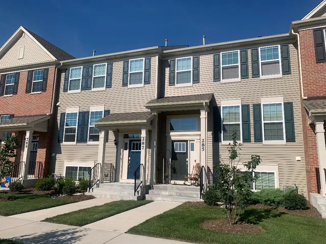 $3,250 | 285 Lakeshore Drive, Oswego, IL 60543