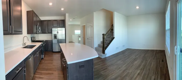 $3,250 | 285 Lakeshore Drive, Oswego, IL 60543