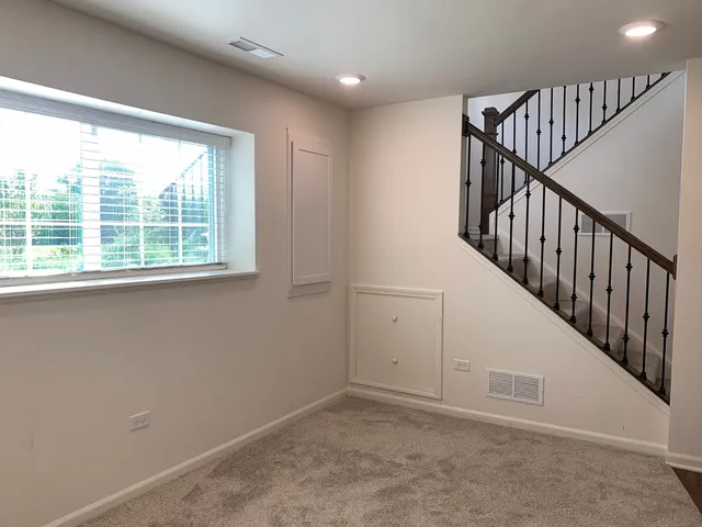 $3,250 | 285 Lakeshore Drive, Oswego, IL 60543