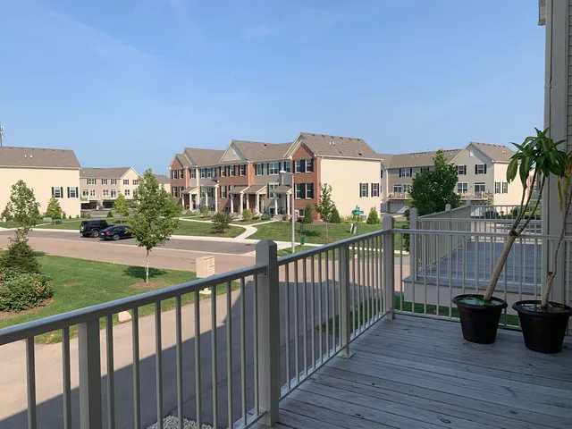 $3,250 | 285 Lakeshore Drive, Oswego, IL 60543