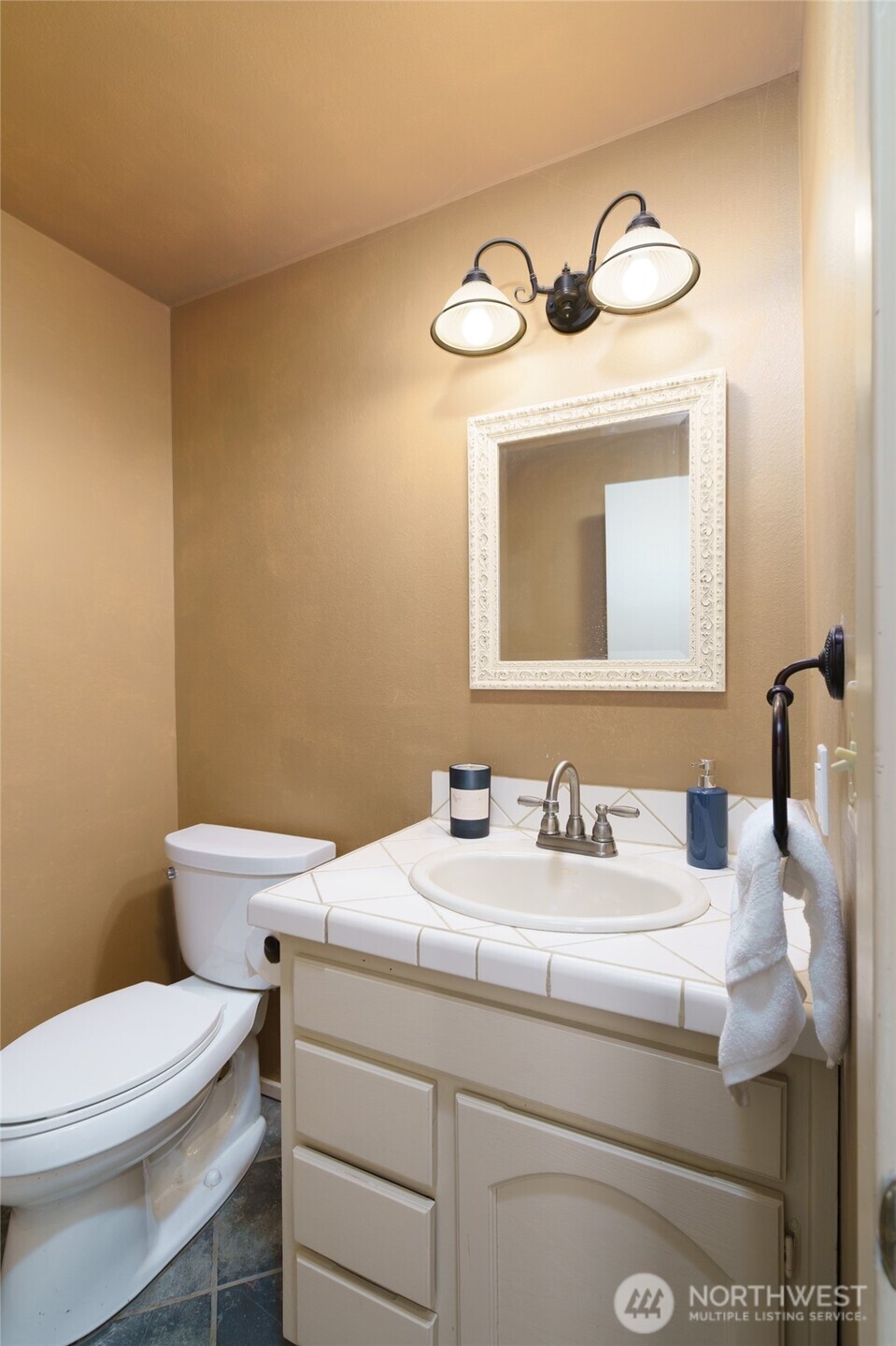 627 North Waugh Road Mount Vernon, WA 98273 - Photo 16 of 39 Gallery Image 16