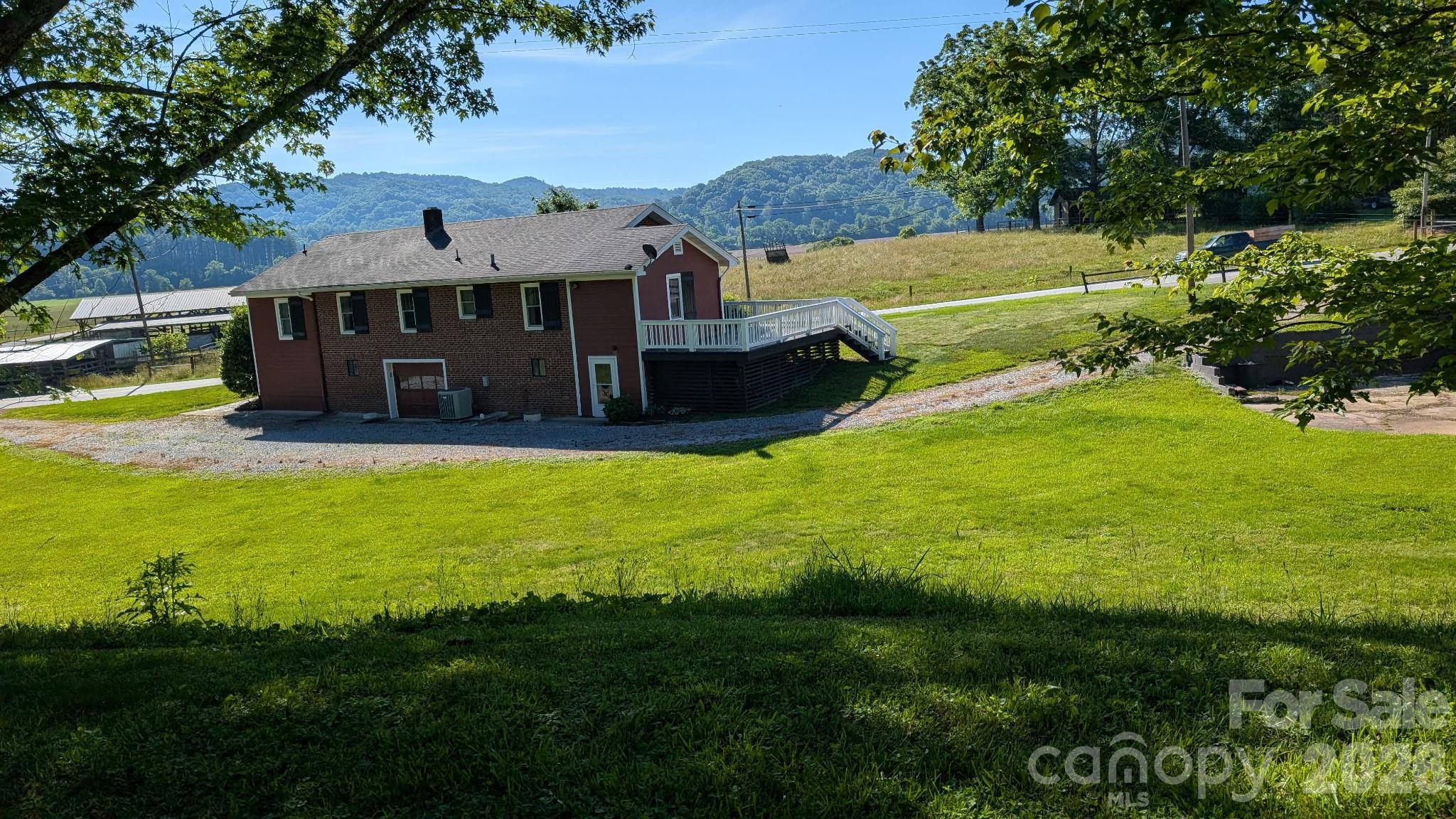 522 Calvert Road Brevard, NC 28712 - Photo 2 of 33