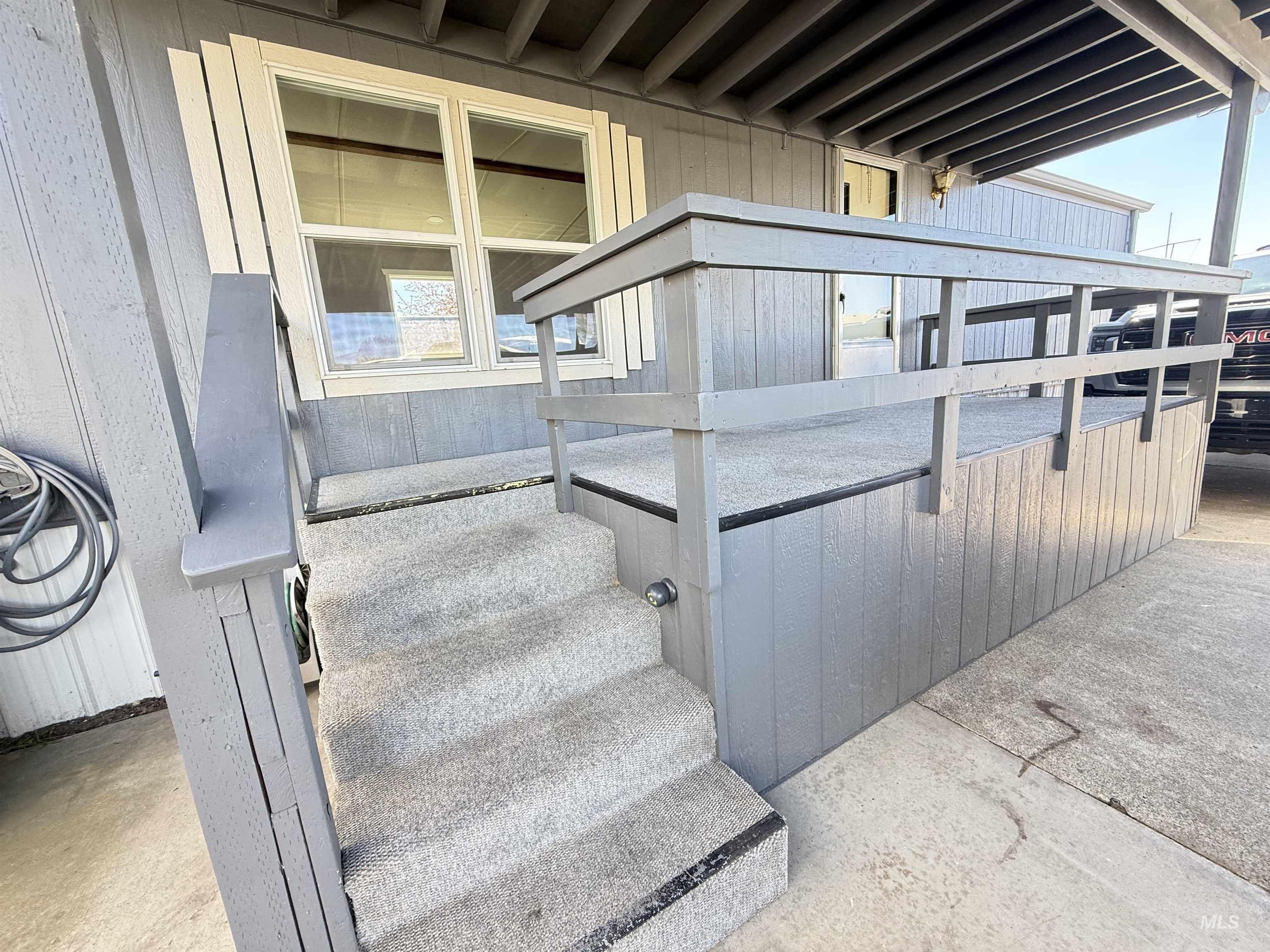 2015 6th Avenue, Unit 321 Clarkston, WA 99403 - Photo 29 of 34 View of stairs