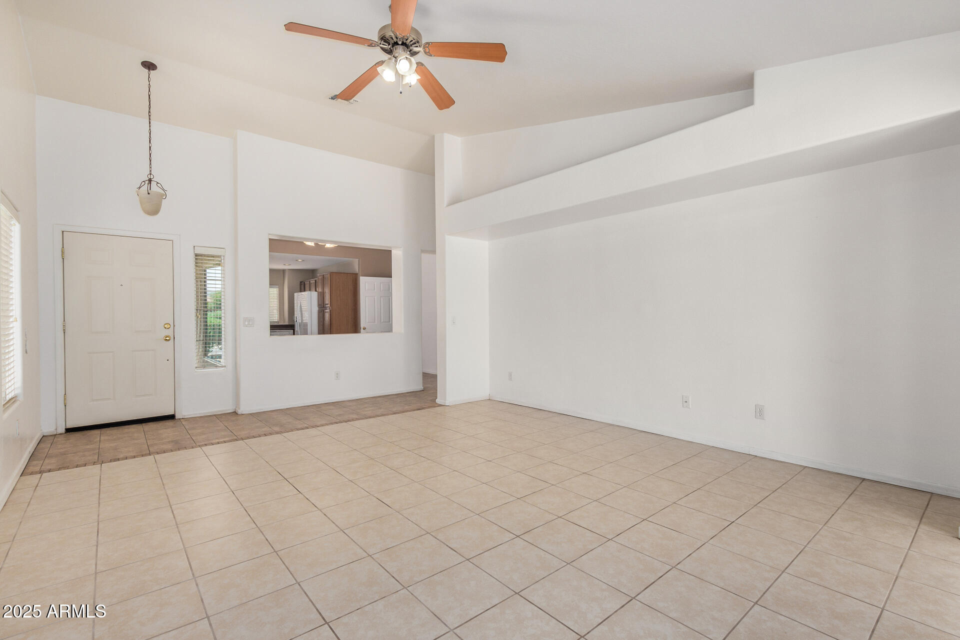 1514 West Lynne Avenue Phoenix, AZ 85041 - Photo 9 of 31 10 - Lynne