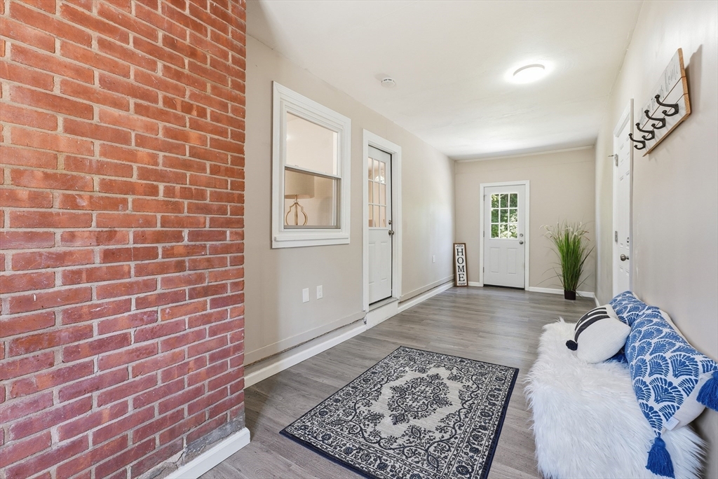 109 Bretton Road Springfield, MA 01119 - Photo 3 of 42